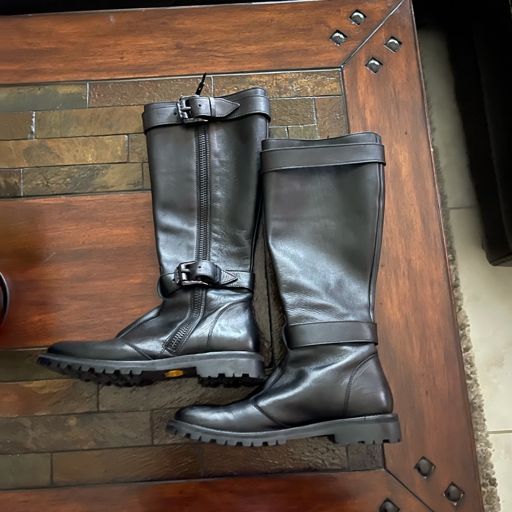 Authentic leather Burberry boots